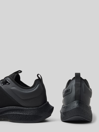 Produktfoto, Sneaker mit Schnürverschluss von PLEIN SPORT in Schwarz mit Material-Mix, Abgerundete-Spitze, Label-Detail, strukturierte Sohle, Absatzhöhe 7 cm, Schafthöhe und Schaftweite je 7 cm