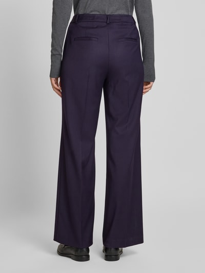 comma Wide Fit Bundfaltenhose mit Viskose-Anteil Aubergine 5