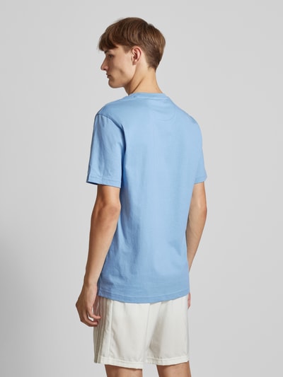 adidas Originals T Shirt mit Label Stitching hellblau online kaufen