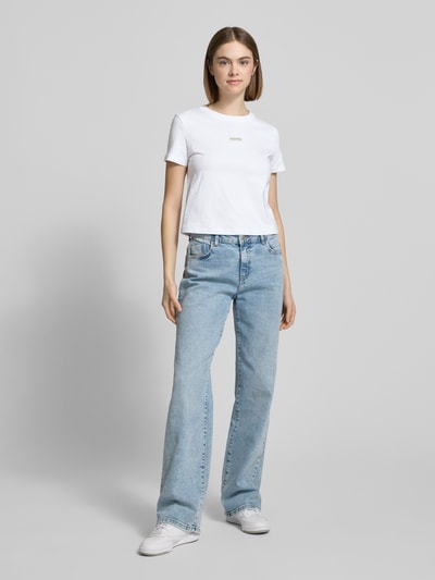 Calvin Klein Jeans T-shirt o kroju regular fit z naszywką z logo Biały 1