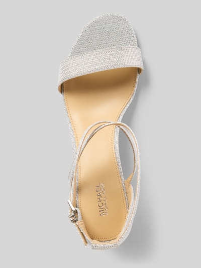 Produktfoto, Sandaletten mit Strukturmuster Modell 'Serena' von MICHAEL Michael Kors, Allover-Glitzer-Besatz, abgerundete Passform, Absatzhöhe 6 cm, Schafthöhe 9 cm, silberfarbene Textur, Produktansicht von oben.
