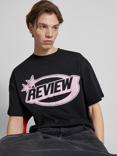 REVIEW T-shirt o kroju oversized z nadrukiem z logo Czarny 3