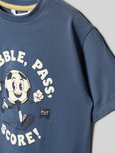 Produktfoto, T-Shirt aus reiner Baumwolle von Mango in Blau mit sportlichem Print, gerader Schnitt, Rundhalsausschnitt, kurzärmelig, detailreiche Stoffstruktur