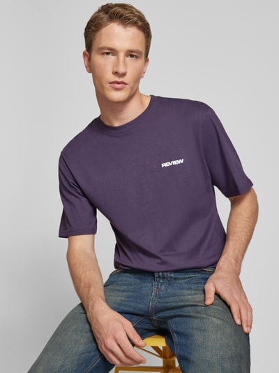 REVIEW T-Shirt mit Label-Print Aubergine 3