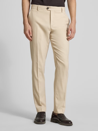 Männermodel trägt Slim Fit Anzugsakko mit Woll-Anteil Modell 'SLIM-NEIL' von SELECTED HOMME, Optik: Unifarben, seitliche Eingrifftaschen, Bügelfalten, Ganzkörperansicht von vorne.