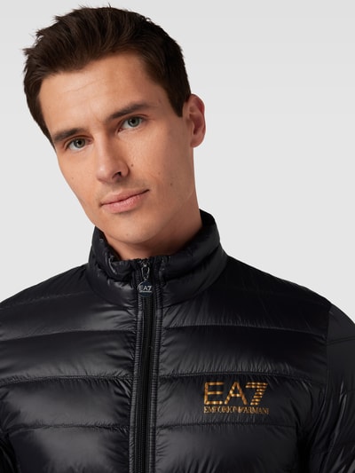 EA7 Emporio Armani Daunenjacke mit Label-Print Black 3