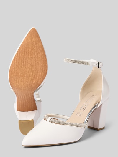 Produktfoto, Pumps mit Ziersteinbesatz von Marco Tozzi in Weiß mit spitzer Schuhspitze, Riemen mit Dornschließe, Blockabsatz, Absatzhöhe: 8 cm, Schafthöhe: 10 cm, Schaftweite: 6 cm bei Größe 40, samtiger Look, glatte Textur