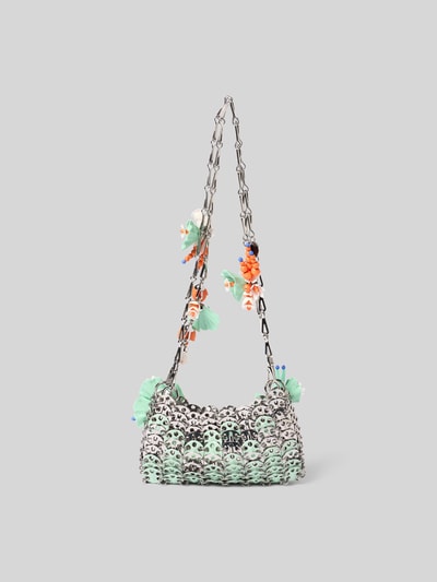 Produktfoto, Shoulder Bag in Ketten-Optik von Rabanne mit floralen Applikationen, Logo-Prägung, Abnehmbare Schulterriemen, silber und mint, strukturiertes Hauptfach, Maße 17 cm Breite, 10 cm Länge, 3 cm Tiefe.