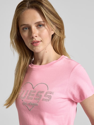 Guess Activewear T-Shirt mit Strasssteinbesatz Modell 'NARCISO' Pink 3