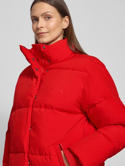 Mustang Steppjacke mit Stehkragen und Reißverschluss Modell 'Gillan' Rot 3