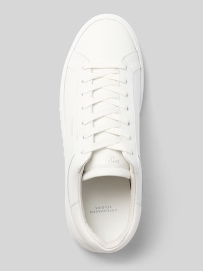 Produktfoto, Sneaker aus echtem Leder mit Logo-Detail von Copenhagen in Weiß, abgerundete Form, Schnürverschluss, strukturierte Sohle, Oberansicht, Herren Sneaker, Absatzhöhe 5 cm, Schafthöhe 7 cm, Schaftweite 9 cm