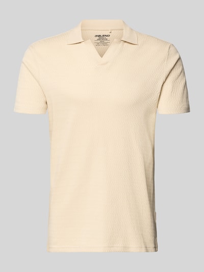 Produktfoto, Regular Fit Polo-Shirt mit Strukturmuster Modell 'Heskild' von Blend, bawełniany krój regular fit, kremowy, wzór strukturalny, kołnierzyk polo, rękaw krótki, długość pleców w rozmiarze M: 69 cm