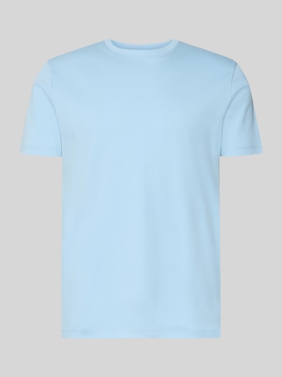 Produktfoto, hellblaues Regular Fit T-Shirt mit Rundhalsausschnitt von Christian Berg Men, reine Baumwolle, kurzärmeliges Design.
