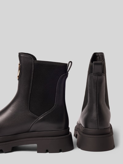 Produktfoto, schwarze Stiefel aus Leder-Mix Modell 'Kimmel' von Blauer USA mit Logo-Detail, profilierter Sohle, abgerundeter Passform.