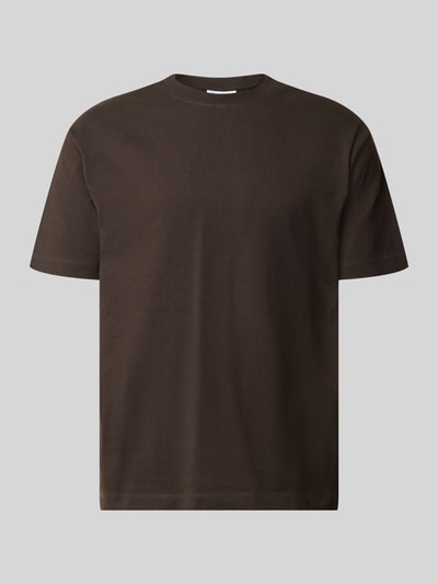 Produktfoto, Relaxed Fit T-Shirt aus reiner Baumwolle von Marc O'Polo DENIM in dunklem Braun mit glatter Textur vor grauem Hintergrund.