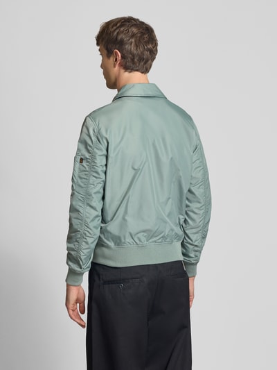 Alpha Industries Kurtka bomberka w kroju regular fit z naszywką z logo Trzcinowy 5