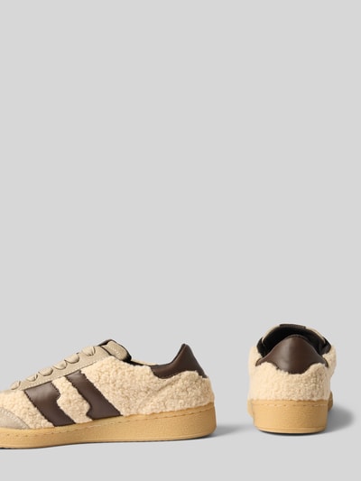 Produktfoto, beige-brauner Sneaker aus Leder-Textil-Mix Modell 'COURT W 5' von Marc O'Polo, Damen Sneaker, strukturierte Oberfläche