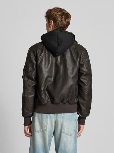 Alpha Industries Regular Fit Jacke in Leder-Optik mit Kapuze Dunkelbraun 5