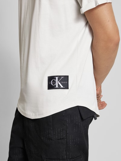 Calvin Klein Jeans T-Shirt mit Rundhalsausschnitt Silber 3