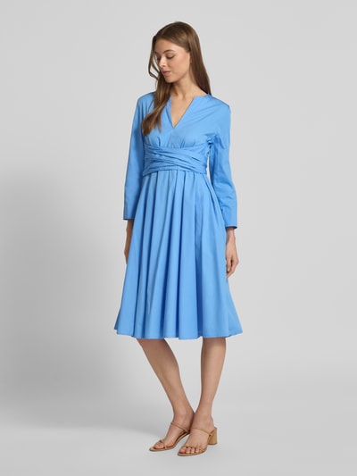 MAX&Co. Knielanges Kleid mit Eingrifftaschen Modell 'DISCO' Hellblau 1