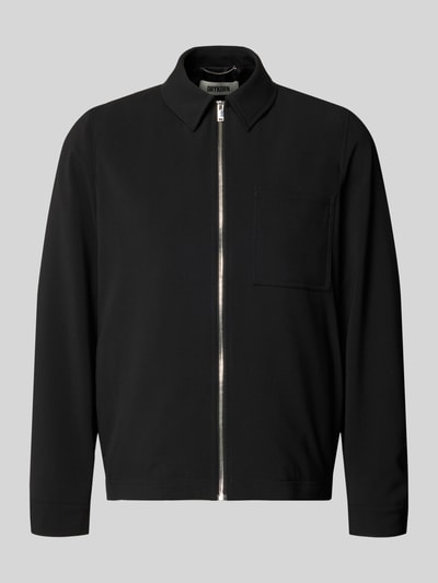 Produktfoto, Overshirt mit Brusttasche Modell 'JERSON' von Drykorn in Schwarz, Reißverschluss, Kentkragen, Modern Fit, glatte Textur.
