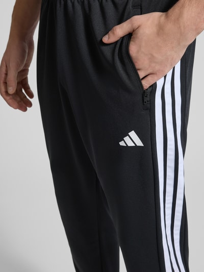 adidas Training Sweatpants mit Label-Print Black 3