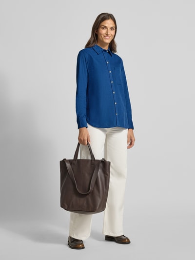 Christian Berg Woman Relaxed Fit Hemdbluse in Cord-Optik mit Brusttasche Blau 1