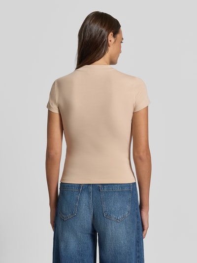 GUESS T-Shirt im Allover-Look mit Ziersteinbesatz Taupe 5