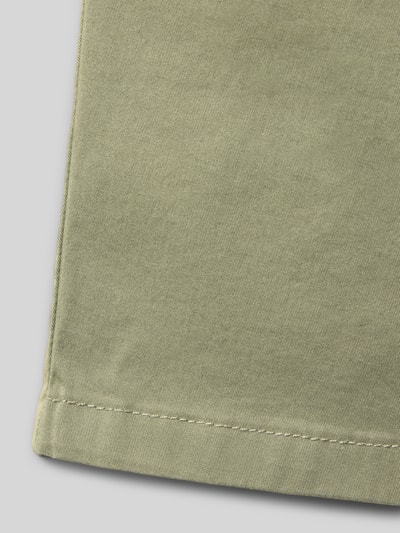 s.Oliver RED LABEL Bermudy o kroju regular fit z mieszanki bawełny model ‘PELLE’ Khaki 2