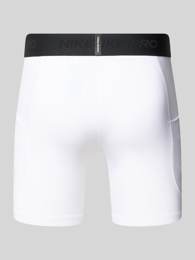 Produktfoto, Radlerhose mit elastischem Bund von NIKE TRAINING in Weiß, körpernahe Passform, Material-Mix mit Stretch-Anteil, Label-Details