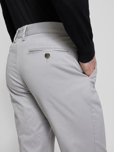 Christian Berg Men Regular Fit Chino mit Gürtelschlaufen Mittelgrau 3