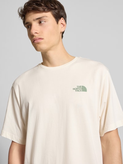 The North Face T-shirt z detalem z logo Złamany biały 3