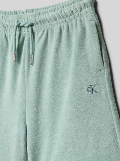 Calvin Klein Jeans Szorty o kroju regular fit z wyhaftowanym logo model ‘TOWELLING TEXTURE’ Limonkowy 2