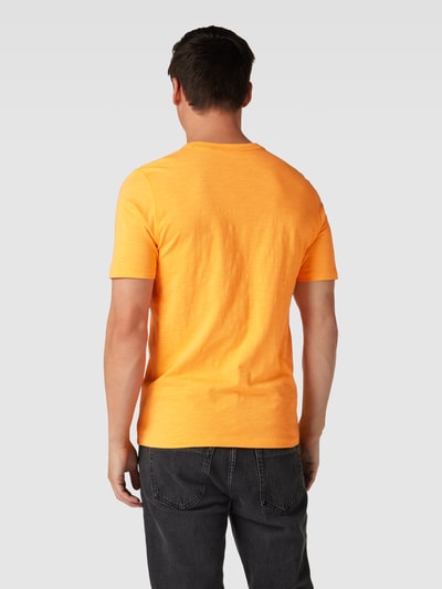 MCNEAL T-shirt z efektem melanżu i kieszenią na piersi Łososiowy 5
