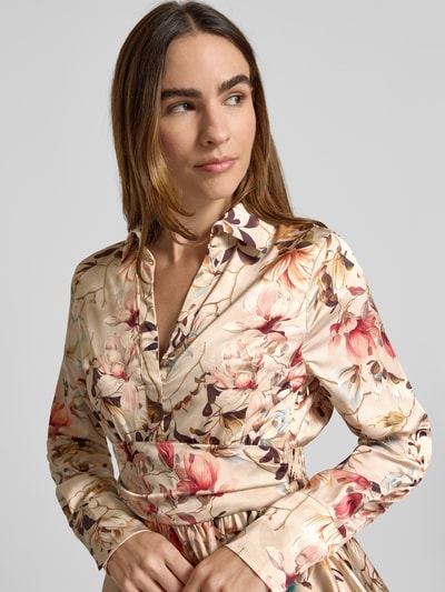 Guess Minikleid mit V-Ausschnitt Modell 'CONCETTA FLARE DRESS' Ecru 3