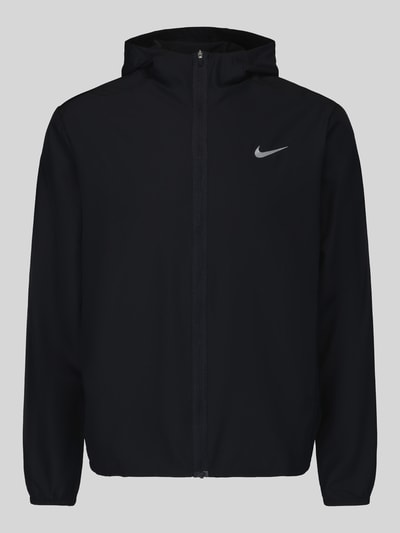 Produktfoto, schwarze Regular Fit Trainingsjacke mit Kapuze von Nike für Herren, glatte Struktur, silbernes Logo, Nike Training