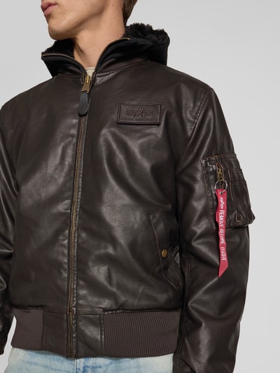 Alpha Industries Regular Fit Jacke in Leder-Optik mit Kapuze Dunkelbraun 3
