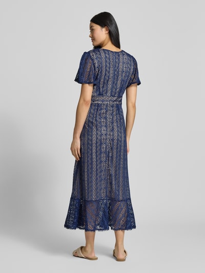 Apricot Midikleid mit Lochstickerei Marine 5