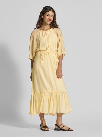 Christian Berg Woman Selection Midi-jurk in laagjeslook Lichtgeel - 4