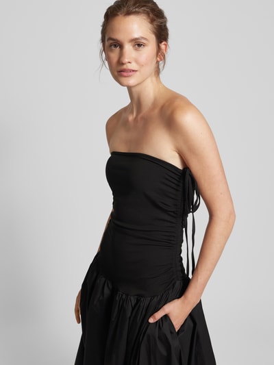 Amy Lynn Abendkleid mit seitlichen Schnürungen Modell 'Alexa' Black 3