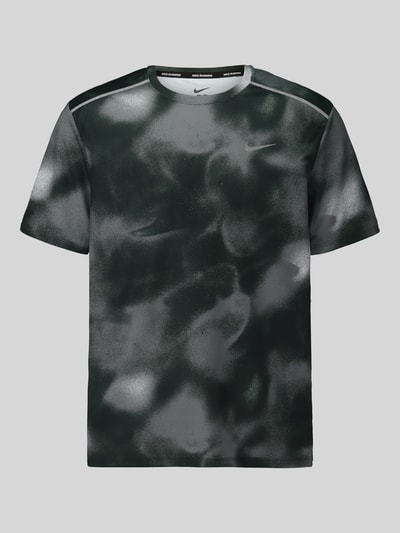 Produktfoto, Regular Fit Sport-T-Shirt mit Logo-Print Modell 'MILER' von Nike, Herren Sport-T-Shirt von Nike Training, dunkelgrüner Batik-Look, glatte Oberfläche