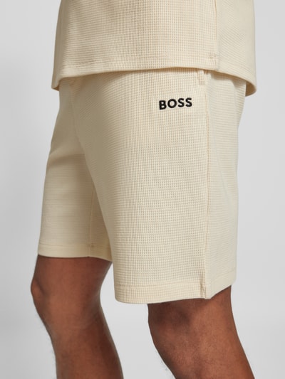 BOSS Regular Fit Sweatshorts mit Strukturmuster Sand 3