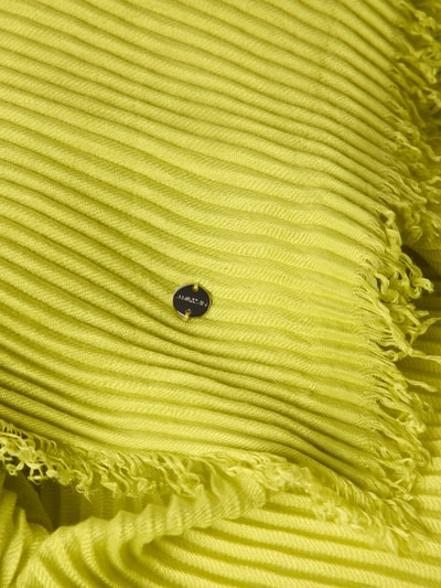 Produktfoto, Schal mit Strukturmuster und Fransen van Marc Cain, rechthoekig model, materiaalmix met viscose, structuurpatroon, franjes, breedte 82 cm, damesaccessoire.