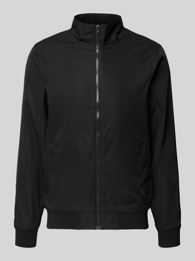 Produktfoto, Regular Fit Jacke mit Stehkragen Modell 'Hefi' von Blend, czarna bawełniana kurtka, zamek, kieszenie, elastyczne wykończenia, długość pleców w rozmiarze M: 71 cm, szerokość ramion w rozmiarze M: 46 cm, szerokość klatki piersiowej w rozmiarze M: 48 cm, długość rękawa w rozmiarze M: 25 cm