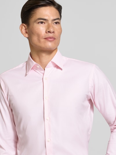 BOSS Regular Fit Businesshemd mit Strukturmuster Rosa 3