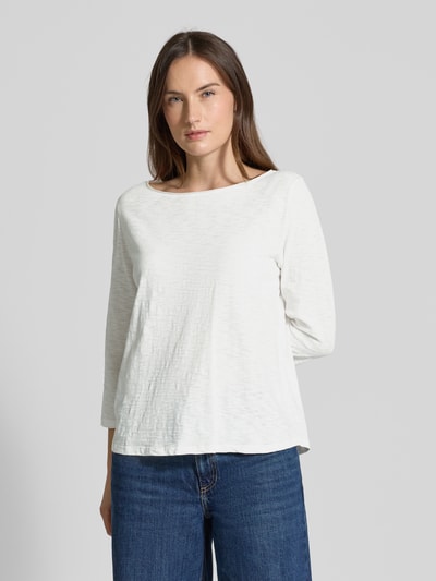 Frauenmodel trägt Regular Fit 3/4-Shirt aus reiner Baumwolle von s.Oliver RED LABEL, unifarben, Jersey, U-Boot-Ausschnitt, Ganzkörperansicht von vorne