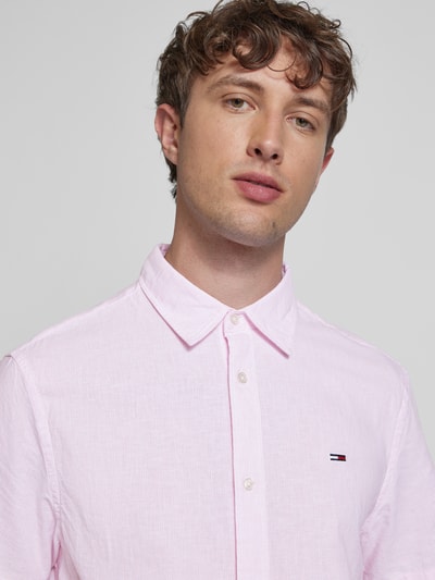 Tommy Jeans Regular fit vrijetijdsoverhemd van een mix van katoen en linnen
 Lichtroze - 3