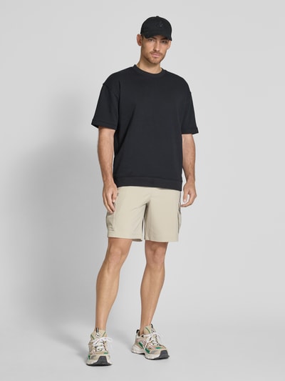 Under Armour Regular Fit Shorts mit elastischem Bund Khaki 1