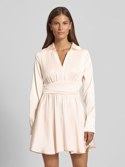 Guess Minikleid mit V-Ausschnitt Modell 'CONCETTA FLARE DRESS' Weiss 4