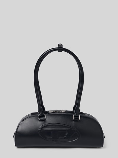 Produktfoto, Shoulder Bag aus echtem Rindsleder von Diesel in Schwarz, schmale Schulterriemen, Logo-Detail, klar definierte Form, glatte Textur, Maße 32x15x11 cm